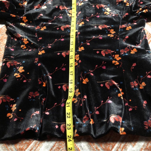 Velvet Floral Blazer - Picture 5 of 12